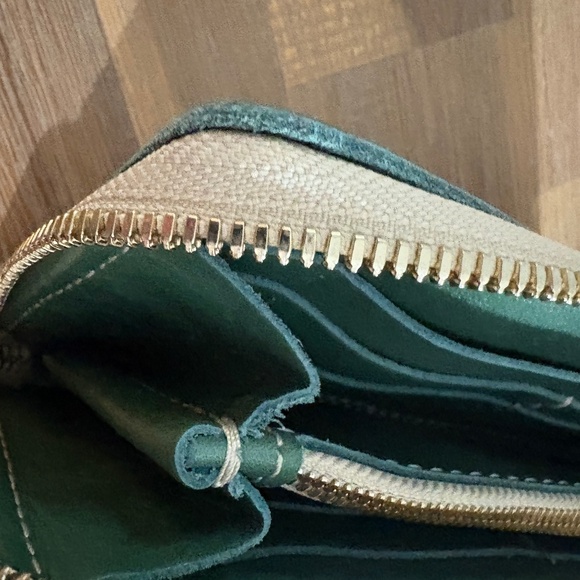 Portland Leather Goods Accordion Zip Wallet - Picture 4 of 4